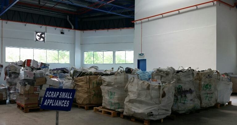 Bahan-Bahan Kecil Yang Dikumpulkan